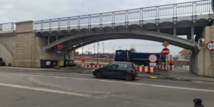 Remont Spichrzowej: nisza pod estakadą zamknięta