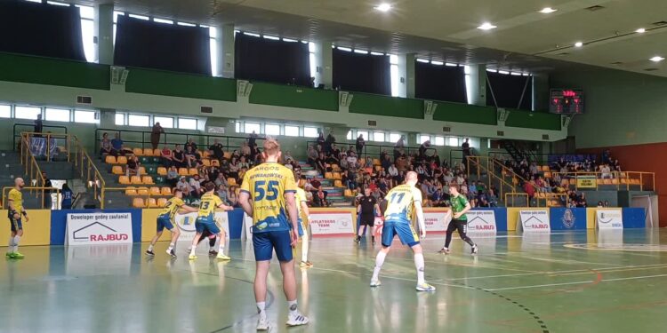 Falujący mecz Stali ostatecznie tylko z punktem