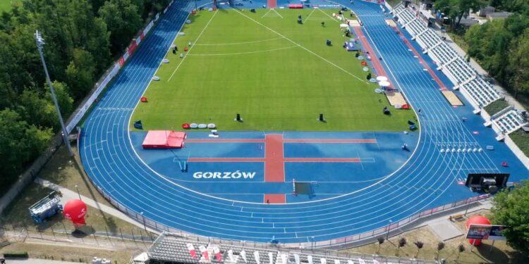 Pieniądze na dokumenty są. Kiedy powstaną szatnie dla sportowców?