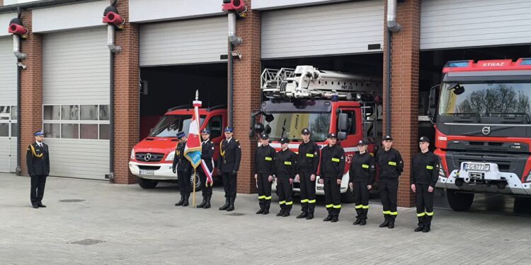 Więcej strażaków w Gorzowie. Wśród nich kobieta!