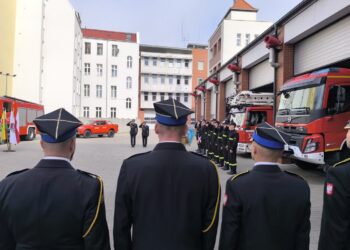 Jeszcze więcej strażaków w Gorzowie. Wśród nich kobieta!
