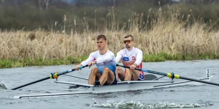 Emilian Jackowiak (w okularach), nowy zawodnik AZS AWF Gorzów sygnalizuje wysoką dyspozycję (fot. Zdzisław Biernacki)
