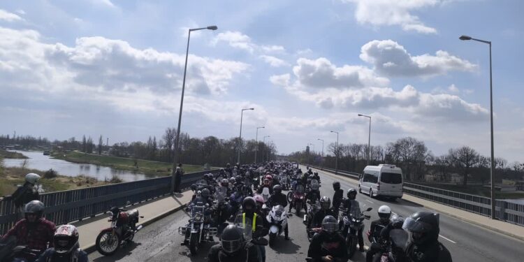 Rekordowa liczba motocyklistów na Again Moto Start w Gorzowie