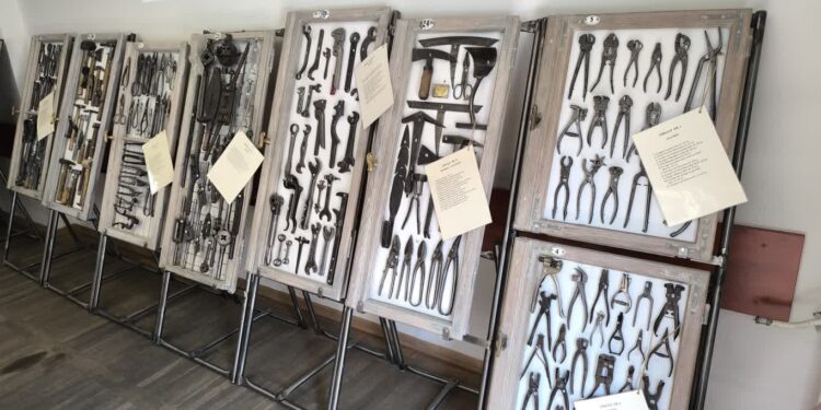 Zabytkowe narzędzia w magistracie