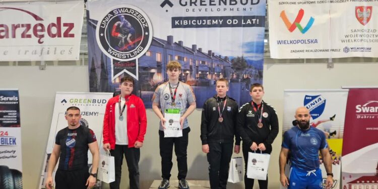 Dwa medale młodych zapaśników w mocno obsadzonym turnieju