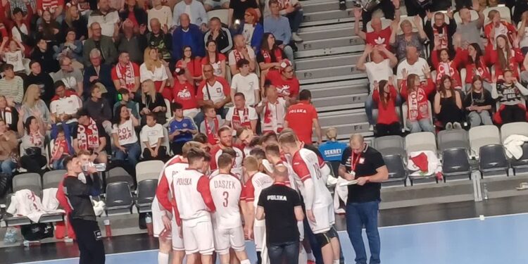 Ostatnia Prosta: żużel, mnóstwo piłki ręcznej, piłka nożna