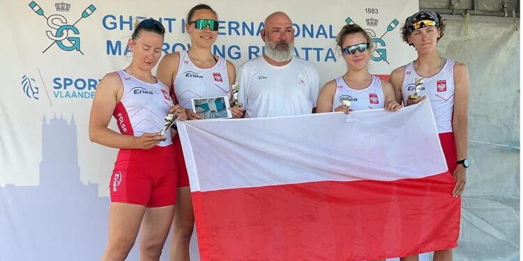 Zuzanna Lesner (druga z prawej) udanie zaczęła rywalizację w nowej specjalizacji (fot. Ghent Regatta fb)