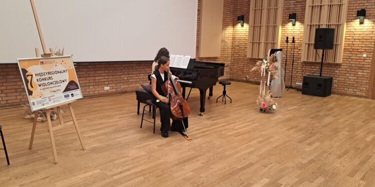 Młodzi muzycy z całego regionu grają w Filharmonii. Trwa konkurs wiolonczelowy