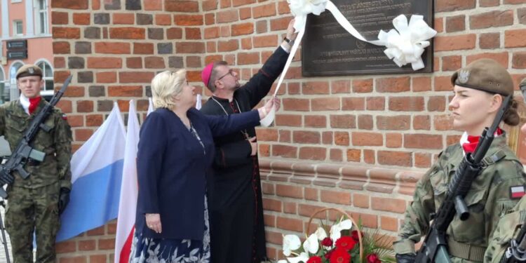 Zakończenie wojny i niezwykła historia prałata