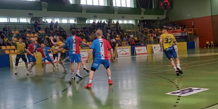 Dwa punkty Stali na pożegnanie z kibicami