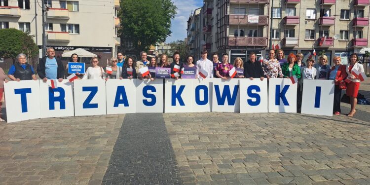 Kobiety zachęcają do głosowania na Trzaskowskiego. Ruszają w trasę po Lubuskim
