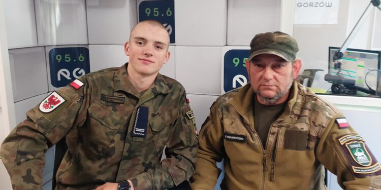 Maciej Kasprowiak i Roman Łyskawiński, spływ charytatywny „Mundurowi dzieciom”