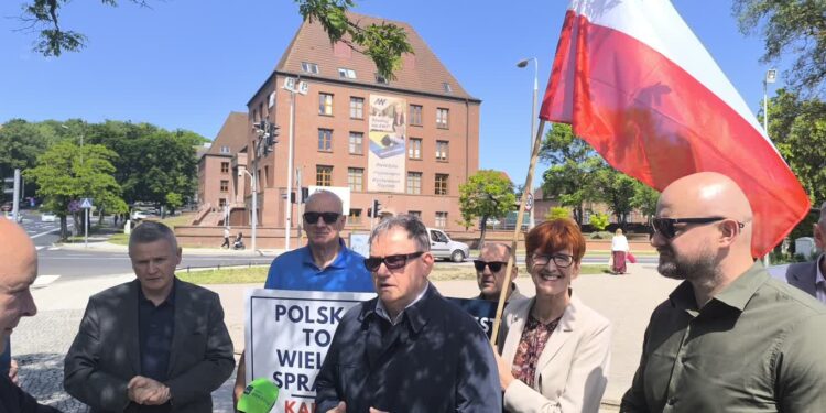 PiS apeluje o udział w wyborach i głosowanie na Nawrockiego