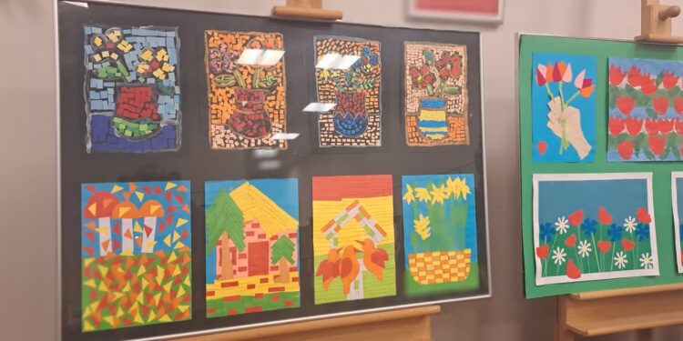 Uczniowie gorzowskiej „czternastki” wystąpili w bibliotece z okazji Dnia Matki