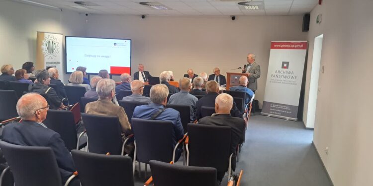 Zobacz zbiory niedostępne na co dzień. Trwa Dzień Otwarty w Archiwum Państwowym w Gorzowie
