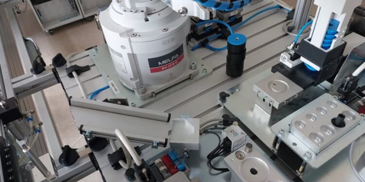 Na AJP po magisterkę z automatyki i robotyki