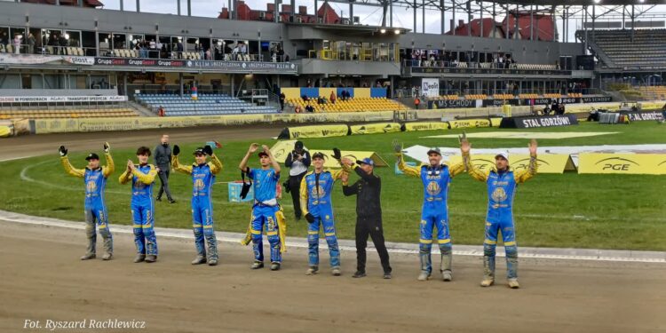 Stal bez treningu, ale i tak pokonała GKM