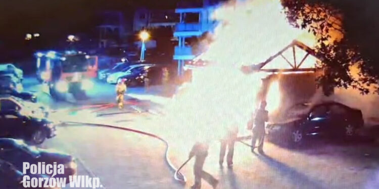 Podpalił, bo chciał pomagać w akcji gaśniczej