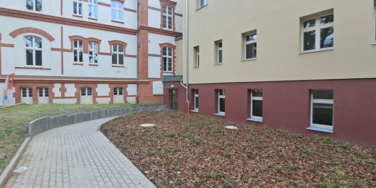 Poradnia w dużym kłopocie. Brakuje kilkuset tysięcy