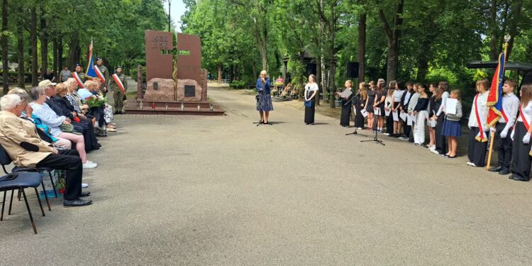 Uczcili pamięć Polaków zesłanych na Sybir. Uroczyste obchody w Gorzowie