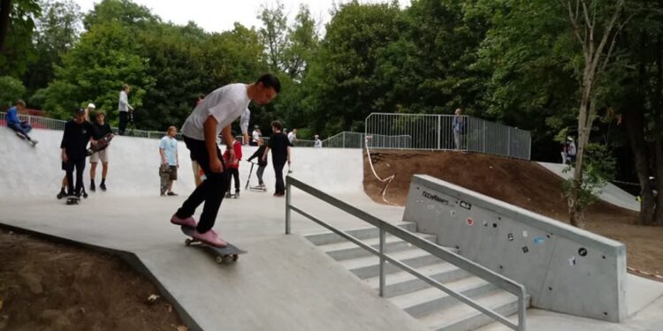 Jest wykonawca rozbudowy skateparku