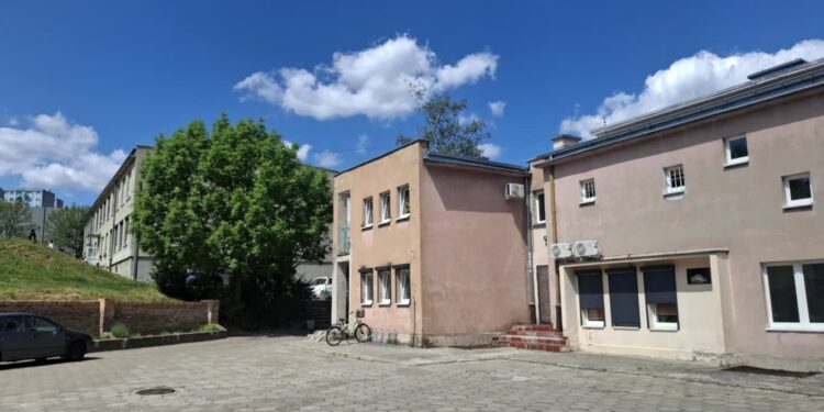 Zniknie „majtkowy lila róż”. Przetarg na termomodernizację czternastki rozstrzygnięty