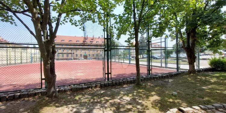 Umowa jeszcze przed wakacjami