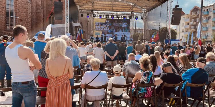 Prezentacja MDK-u rozpoczęła 28. Festiwal Tańca Folk Harbor