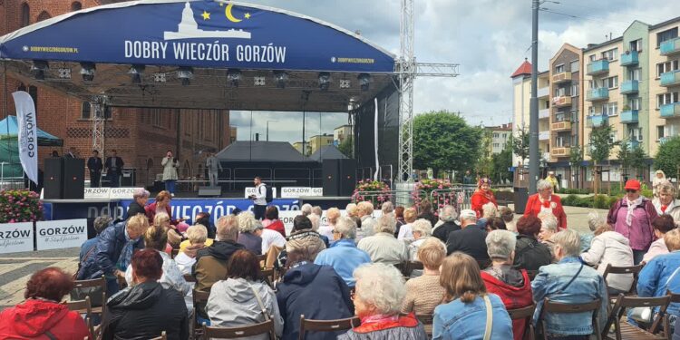 Seniorzy opanowali miasto! W Gorzowie rozpoczął się Tydzień Seniora.