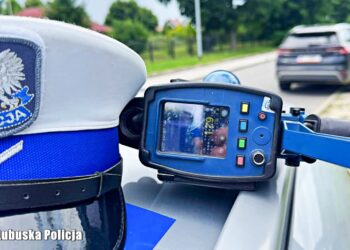 Pędził prawie 130 km/h w zabudowanym. Pirat zatrzymany