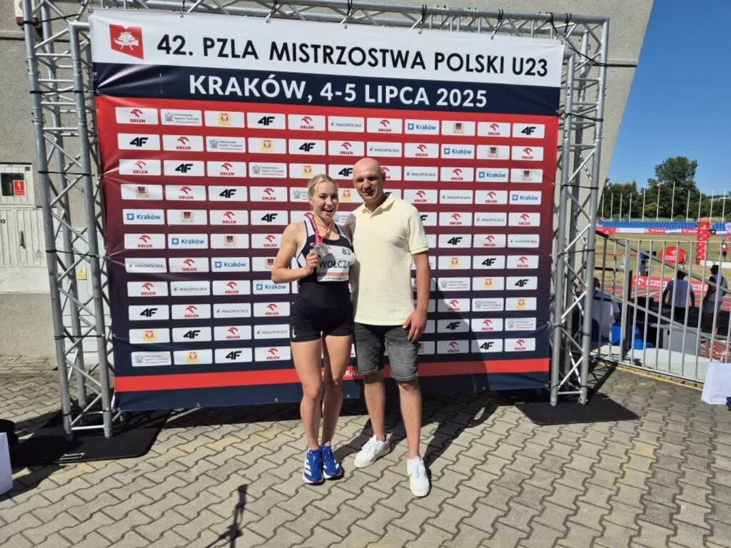Aleksandra Wołczak i trener Sebastian Papuga (fot. AZS AWF Gorzów)