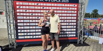 Aleksandra Wołczak i trener Sebastian Papuga (fot. AZS AWF Gorzów)