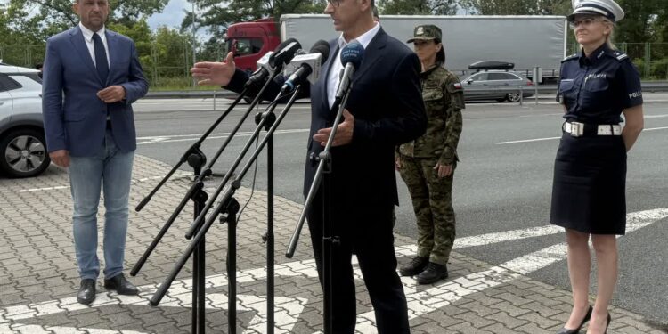 Wojewoda i służby o zmianach na przejściu w Świecku