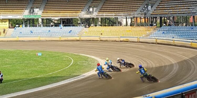 W U24 Stal uległa GKM-owi a Hubert Jabłoński nie dokończył meczu