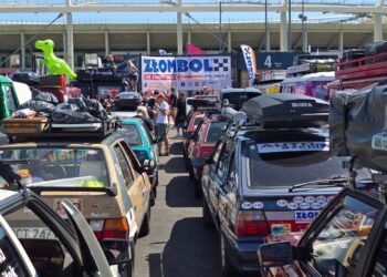 Pierwsza mała awaria. Gorzowianie na Złombolu jadą dalej [ZDJĘCIA]