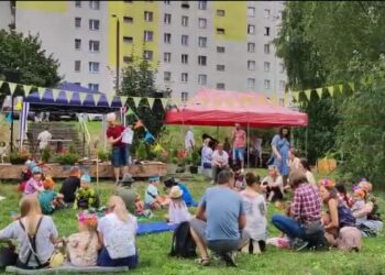Fanty za fanty, kino plenerowe i kąpiel w pianie. Festyn na Piaskach