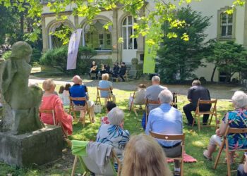 Gitarowe brzmienia pod drzewem i na kocu. Kultura po Sąsiedzku w Gorzowie