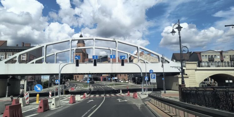 Wraca sygnalizacja przy Moście Staromiejskim