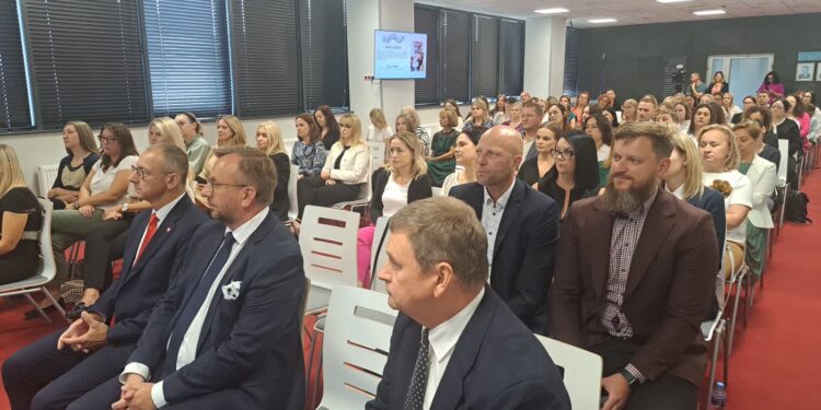 Nauczyciele odebrali awanse zawodowe. W Gorzowie oficjalne uroczystości