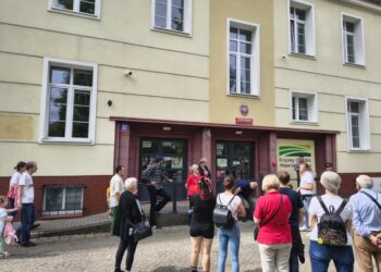 Odwiedź stare koszary