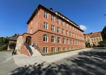 Trwa ostatnie meblowanie. Pod koniec sierpnia wprowadzą się tu uczniowie