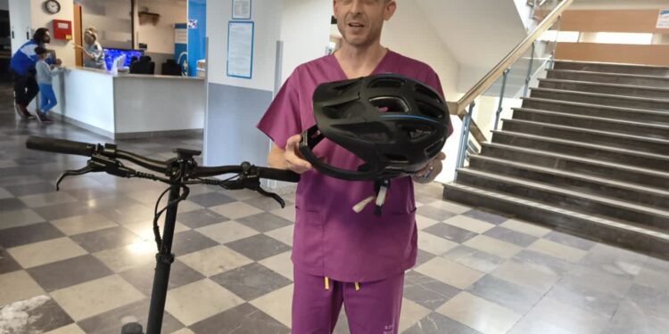 Lekarze: mamy plagę urazów po wypadkach na hulajnogach