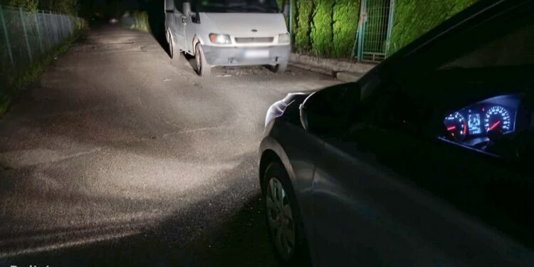 Wycinał katalizator, policjanci wyciągnęli go spod auta