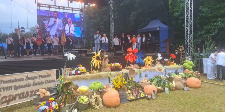 Tradycja, smak i wspólnota. W Bogdańcu trwa Lubuskie Święto Chleba.