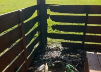 Płonęła wiata w Parku Słowiańskim. Miasto zgłasza sprawę na policję