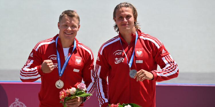 Wiktor Głazunow (z lewej) wraz z Arsenem Śliwińskim wywalczył start w C2 na 500 metrów. Czy ten duet przywiezie z Mediolanu medal? (fot. PZKAj)