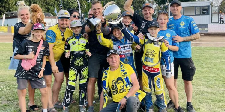 Stal wzięła dublet w ekstraligowych rozgrywkach miniżużlowców