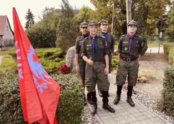 Wędrowali po Starym Polichnie tropem Powstania Wielkopolskiego