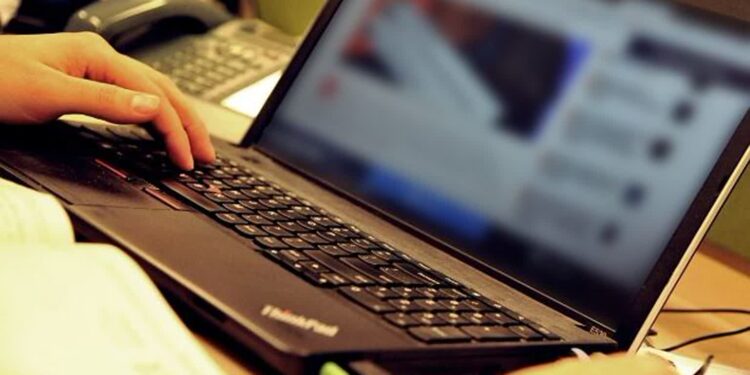 Pieniądze za lajki? Gorzowianka oszukana na 5 tysięcy