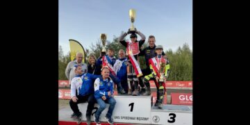 Medale młodych żużlowców